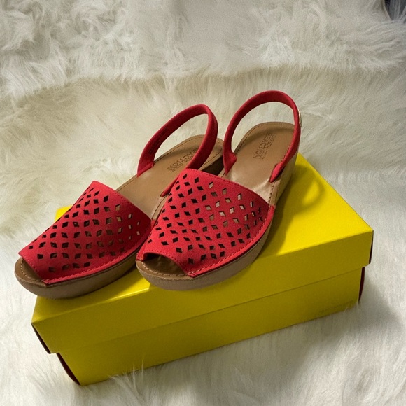Kenneth Cole Reaction Wedges - Picture 1 of 3